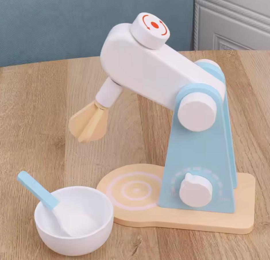 Mini Chef Repostero – Batidora de Madera con Accesorios Dulces y Realistas