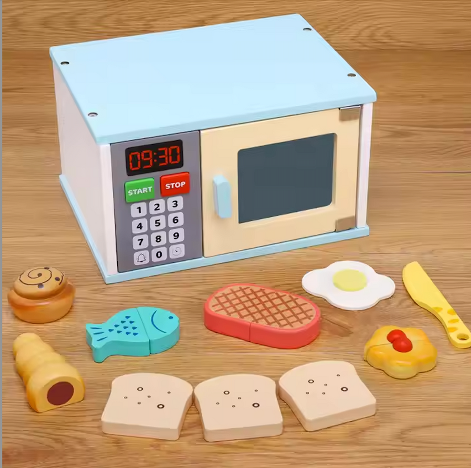 ¡Hora de calentar la diversión! Microondas de madera con alimentos – Juego de cocina Montessori