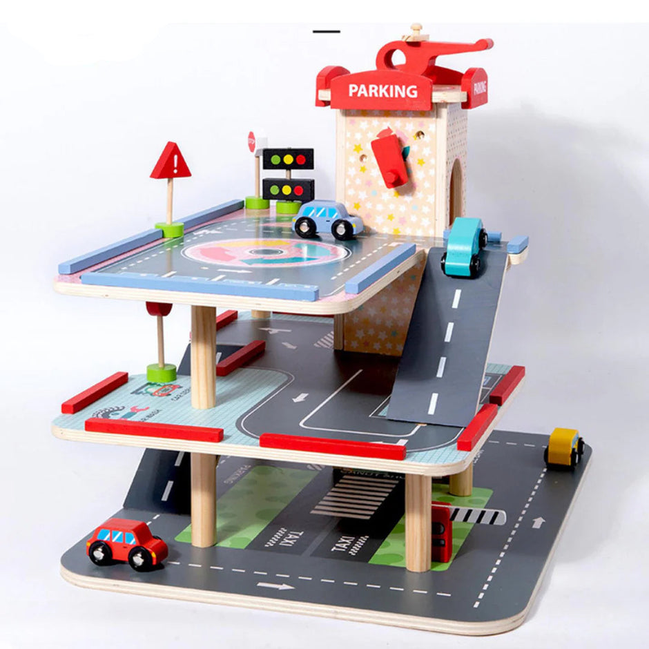 Centro de Estacionamiento de Madera – Parking de 3 Niveles con Rampas, Ascensor y Accesorios