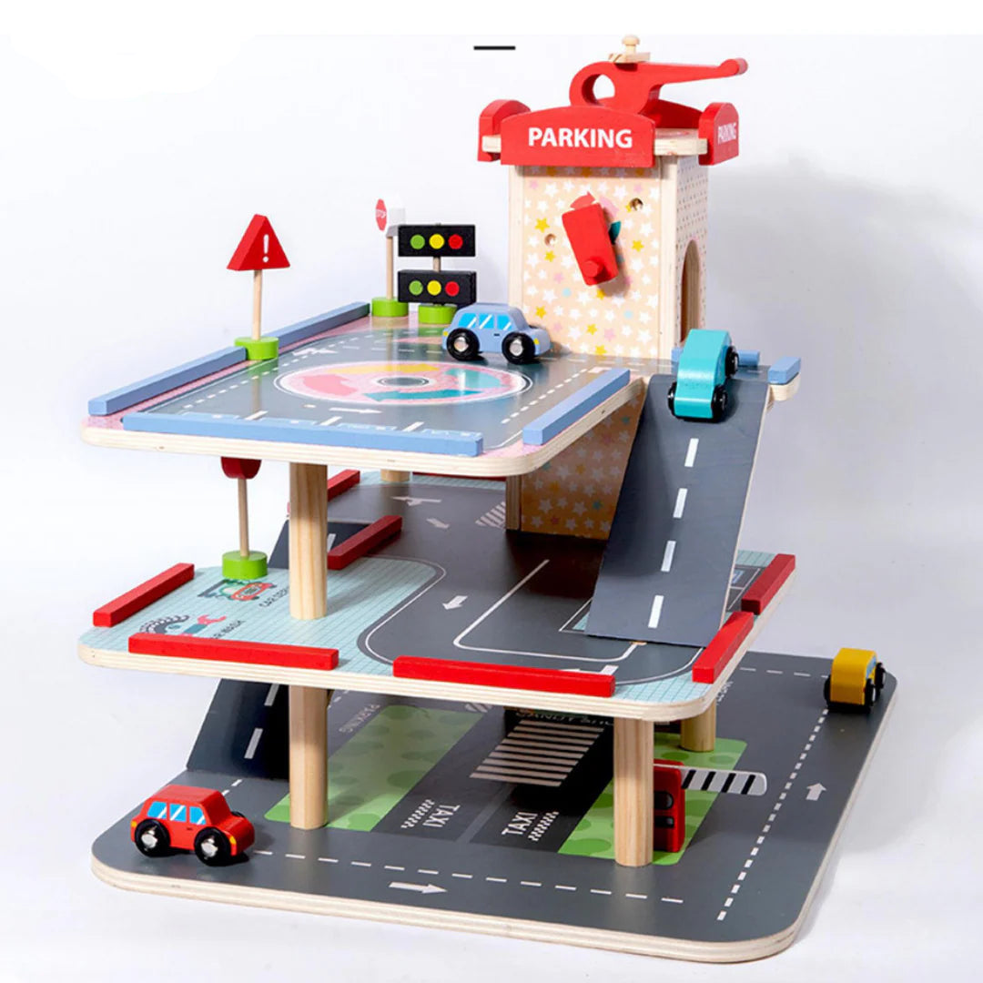 Centro de Estacionamiento de Madera – Parking de 3 Niveles con Rampas, Ascensor y Accesorios