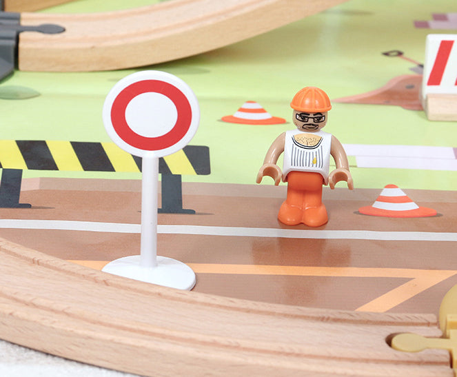 Gran Ciudad del Tren – Set de Madera con 104 Piezas y Tren Eléctrico