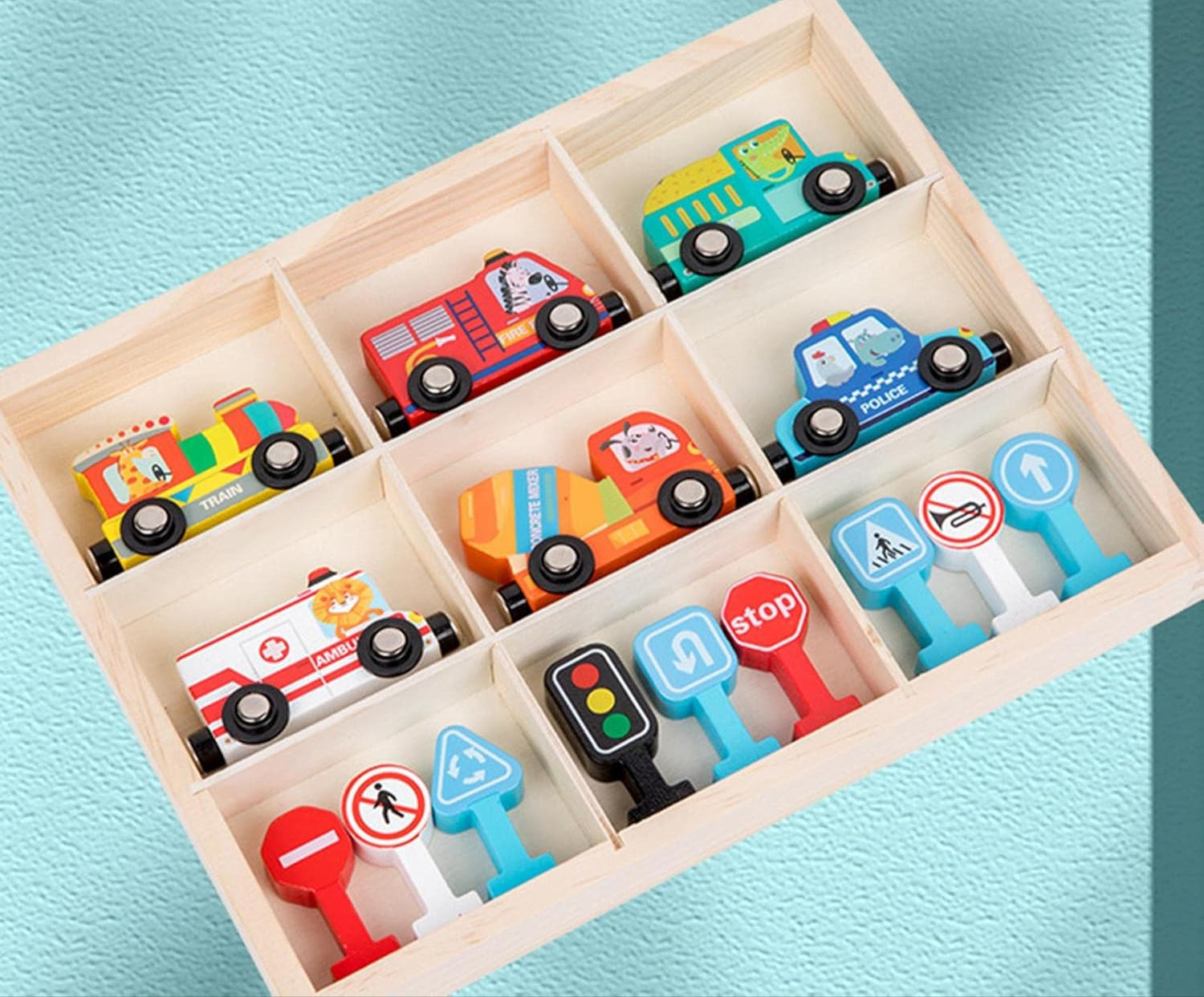 Pequeños Conductores – Set de Transportes y Señales de Tránsito en Madera